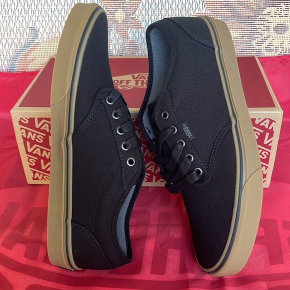 Vans Men’s Atwood
(12 Oz Canvas) Black/Gum
VN000TUYD8E Sneakers - Picture 12 of 16